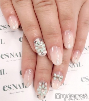 エレガントに／画像提供：esNAIL