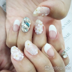 お花で埋めつくしたい／画像提供：esNAIL