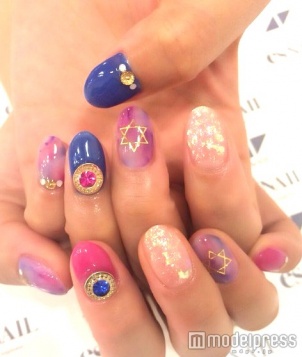 柔らかカラーもタッキーに／画像提供：esNAIL