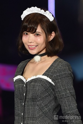 美容術を伝授した益若つばさ（C）モデルプレス