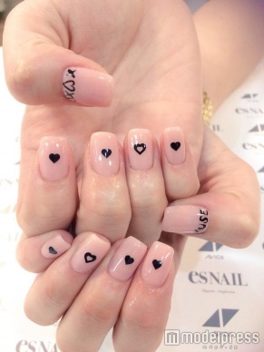 ピンク×ハートネイル／画像提供esNAIL