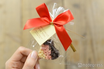 ラッピング付き※リボンは別売り(C)モデルプレス