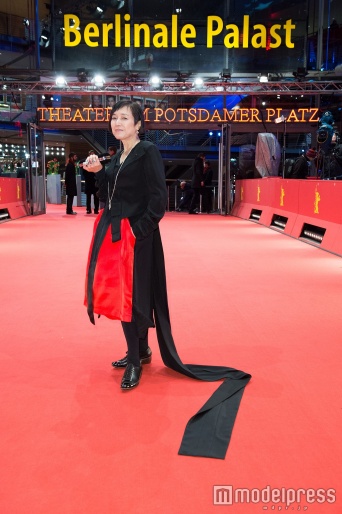 桃井かおり／「第66回ベルリン国際映画祭」オープニングセレモニーレッドカーペットより