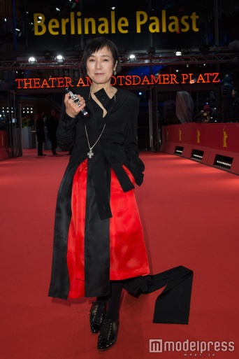 桃井かおり／「第66回ベルリン国際映画祭」オープニングセレモニーレッドカーペットより