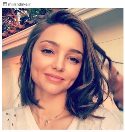 ミランダ・カー、“ロブ”ヘアにイメチェンで世界から反響／ミランダ・カーInstagramより