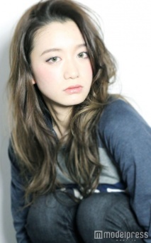 大人ヌーディカジュアルウェーブロング「ALICe by afloat」早川 隆介さん／画像提供らしさ