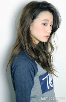 大人ヌーディカジュアルウェーブロング「ALICe by afloat」早川 隆介さん／画像提供らしさ