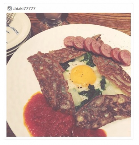 ガレットにして朝ごはんを豪華に／chiaki77777さんInstagramより