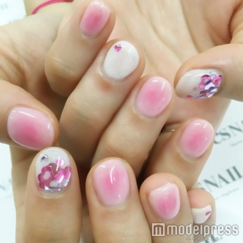 ホロは多めが可愛い／画像提供esNAIL