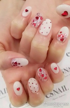 ホワイト多めにしても◎／画像提供esNAIL