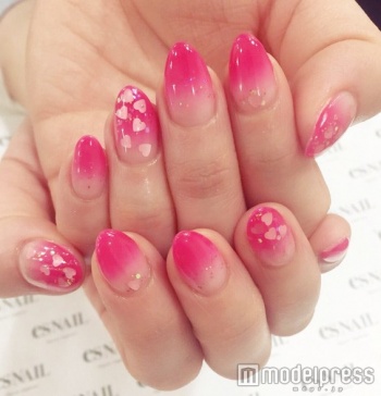 グラデーションネイル／画像提供esNAIL