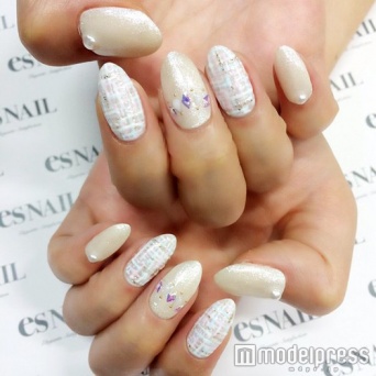 ツイードで抜け感／画像提供：esNAIL