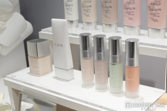 左4アイテム「ベーシック　コントロールカラーSPF20／PA++」、中央「ロングラスティングUV SPF45／PA++++」（C）モデルプレス