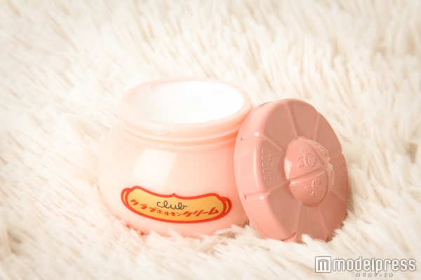 ニベア青缶に続くブーム？レトロな実力派“ホルモンクリーム”が人気爆発の予感＜モデルプレス編集部のリアル私物公開＞（C）モデルプレス