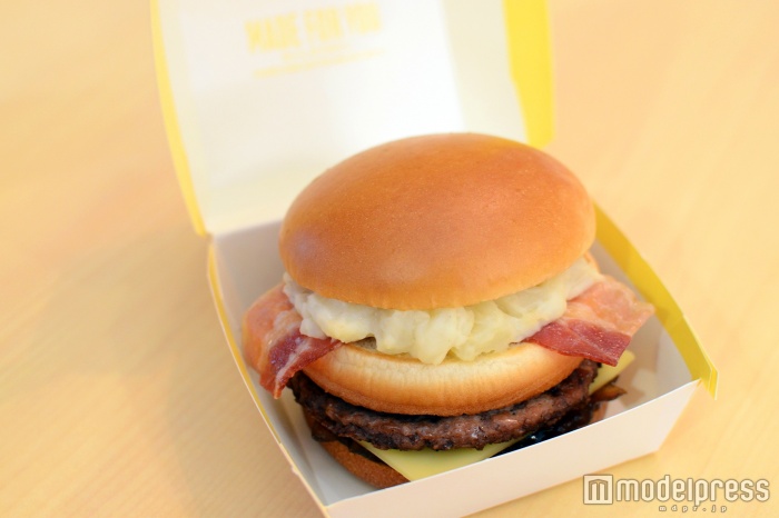 「北のいいとこ牛（ぎゅ）っとバーガー」（C）モデルプレス
