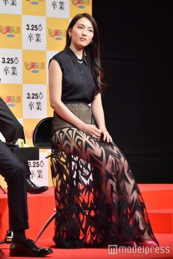 大人のSEXYスタイルで魅せた知英（C）モデルプレス