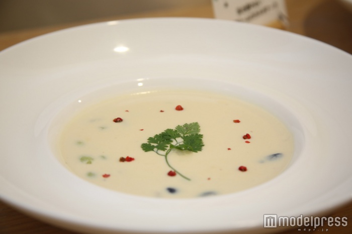 <お豆いろいろポタージュスープ>880円(税込)(C)モデルプレス