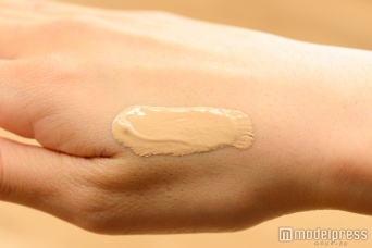 ナチュラルなカバー力「プレステージ ホワイト コレクション ル プロテクターBB SPF50＋／PA＋＋＋」（C）モデルプレス