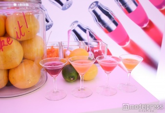 「ジューシーシェイカー」をイメージしたカクテル（C）モデルプレス