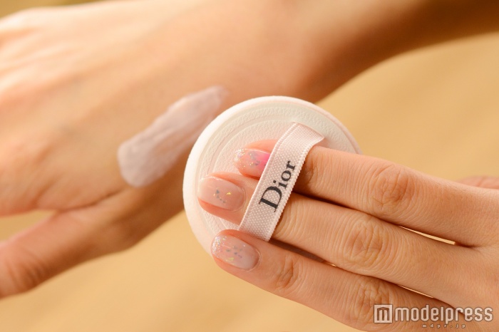 ふわっとしたスポンジで仕上がりに差（C）モデルプレス