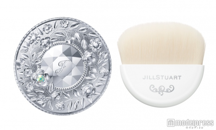 ジルスチュアート クリスタルルーセント フェイスパウダー（新商品・5色×3種）／各5，000円（税抜き）／画像提供JILL STUART