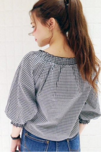shirring gingham top ～シャーリングギンガムトップ「flower」9,698円（税込）／画像提供：flower webshop