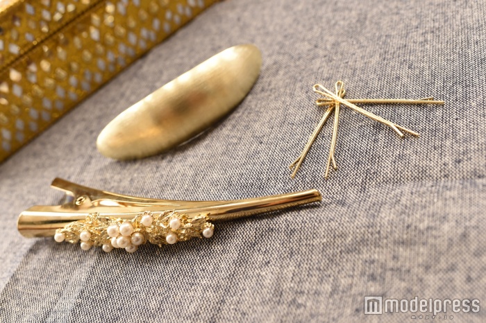 ゴールドアクセサリー／（C）モデルプレス