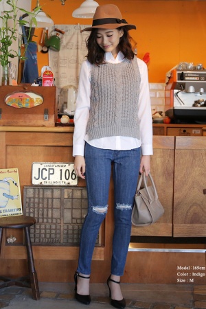 ダメージ加工スキニーデニムパンツ「Luz Llena」2,970円(税込)／画像提供：Luz Llena　