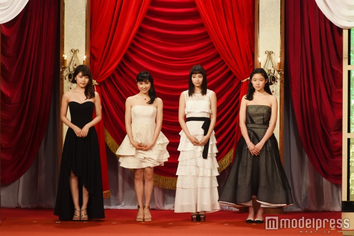 左から：有村架純、土屋太鳳、広瀬すず、藤野涼子（C）モデルプレス