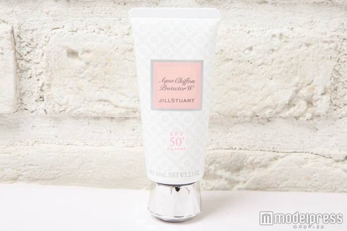 ジルスチュアート リラックス　アクアシフォン プロテクター W SPF50／PA＋＋＋＋（C）モデルプレス