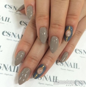 グレースモーキー×グリーン／画像提供・esNAIL