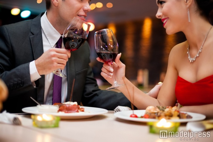 ホワイトデーは彼氏から彼女に愛を伝える大切な日（Photo by Lucky Business／shutterstock）