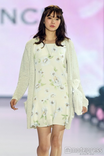 八木アリサ「関西コレクション2016 S/S」より(C)モデルプレス
