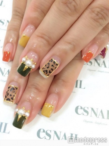 華やかアニマルネイル／画像提供esNAIL