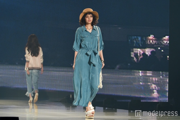 1stステージ「OZOC」に出演した岸本セシル（C）モデルプレス