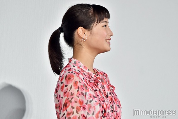 ＜ファッションチェック＞イヤリングもデザイン重視／広瀬すず（C）モデルプレス