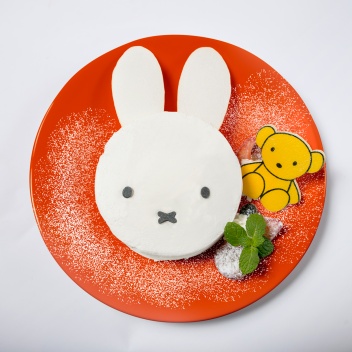 「ミッフィーのおばけシフォンケーキ？！」￥1，380／画像提供：パルコ