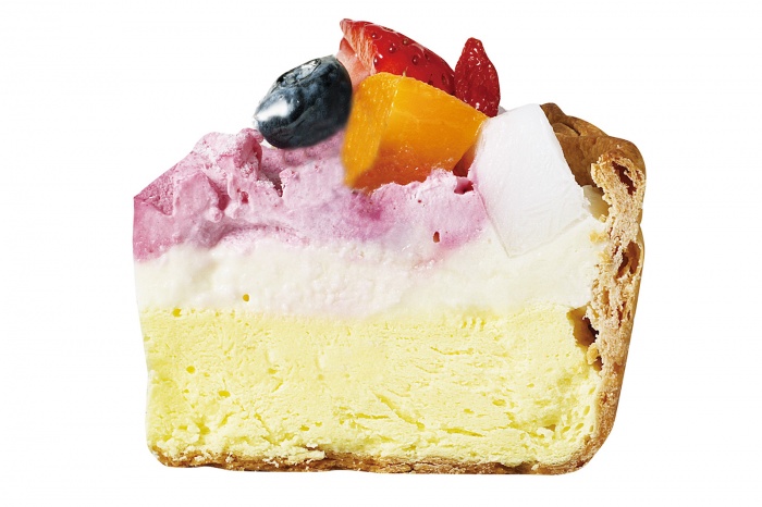 いちごと杏仁豆腐のチーズタルト断面図／画像提供： PABLO（パブロ）