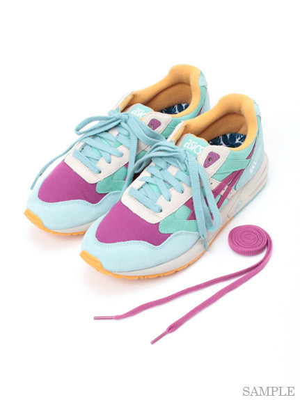Lily Brown×atmosコラボ ASICS’GEL SAGA’スニーカー