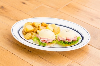 生ハム 1,550円／画像提供：EGGS 'N THINGS JAPAN