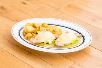 カナディアンベーコン 1,350円／画像提供：EGGS 'N THINGS JAPAN