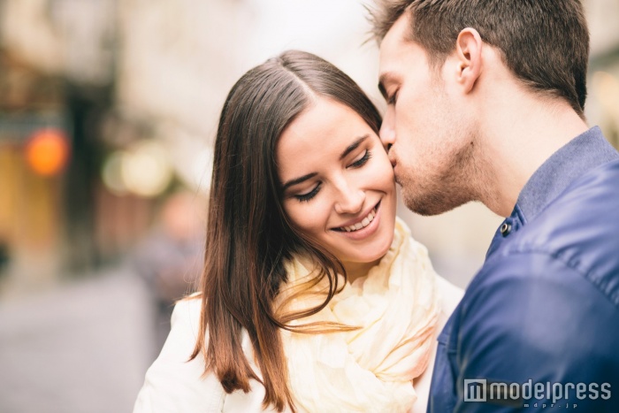 みんなからモテモテ！癒し系女子7つのススメ（Photo by berc／Fotolia）
