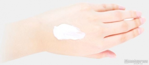 クリームなのにべたつかずさらっとした付け心地