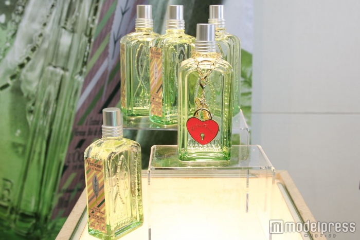 カデナチャーム付き「アニヴァーサリーヴァーベナ　オードトワレ」（C）モデルプレス