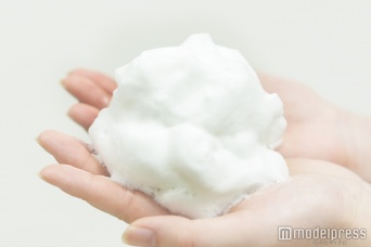 クッションのようにやさしい弾力(C)モデルプレス