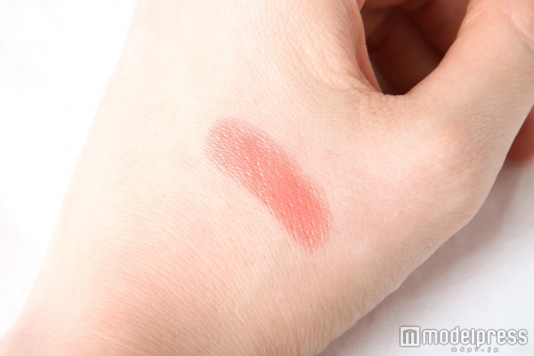 唇の上でとけるテクスチャー(C)モデルプレス