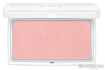 「インジーニアス パウダーチークス N」/EX-15 フロスティローズ/各3,000 円(税抜)/画像提供:RMK