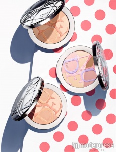 ディオールスキン ヌード エアー グロウ コンパクト 限定2色/各6,500円(税抜き)/画像提供・Dior