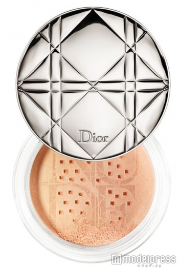 ディオールスキン ヌード エアー ルース パウダー 001/6,500円(税抜き)/画像提供・Dior