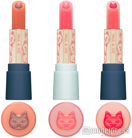 リップスティック L／（左から）001（クリアレッド×ナチュラルベージュ）・002（クリアピンク×ラブリーピンク）・003（クリアベージュ×サマーレッド）／レフィル各2,000円（税抜き）／画像提供・PAUL & JOE BEAUTE